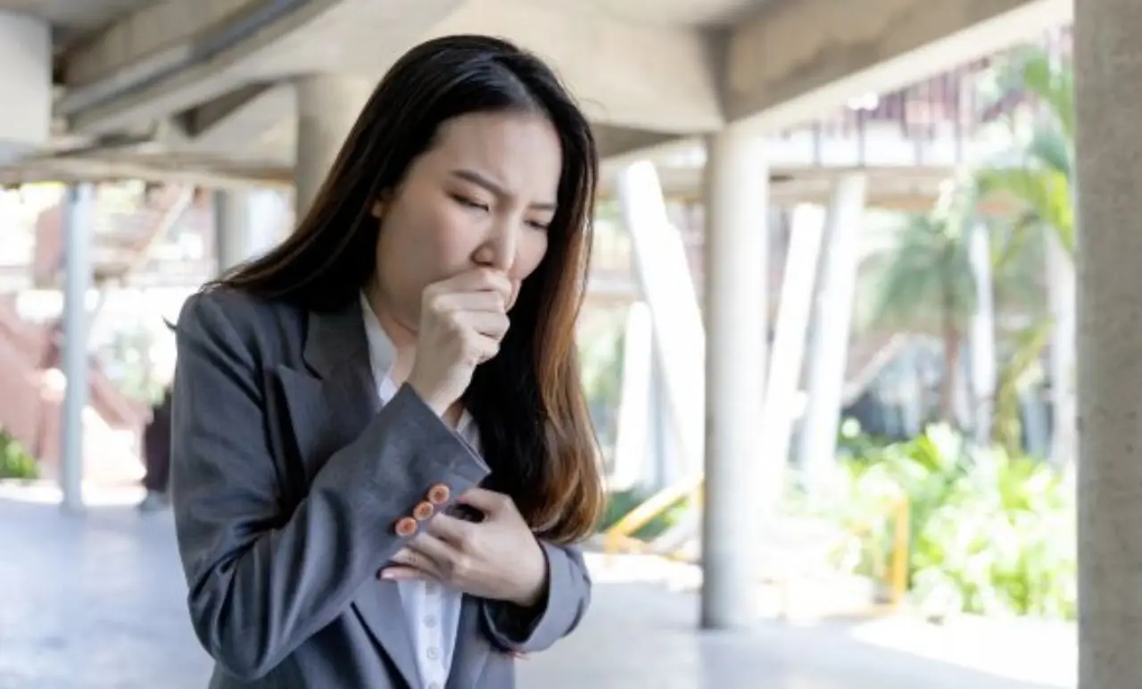 È pericoloso ignorare la tosse cronica? Scopri la ragione da non sottovalutare